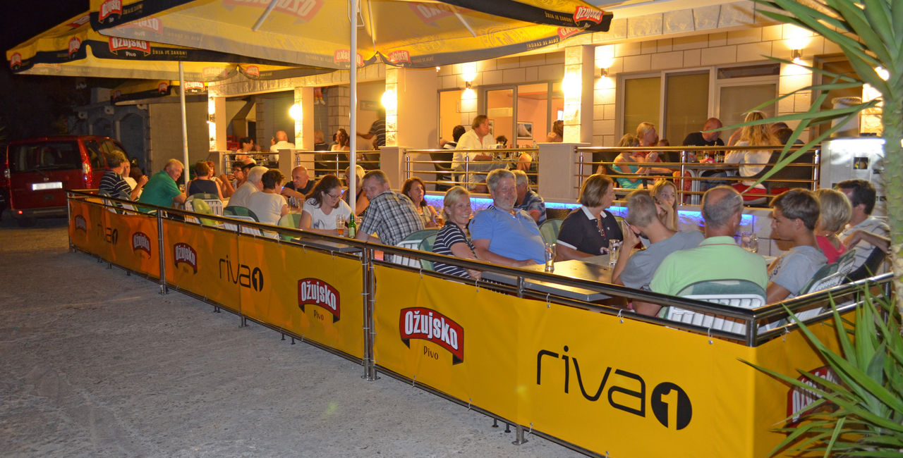 Restaurant Riva1 Prizba by night